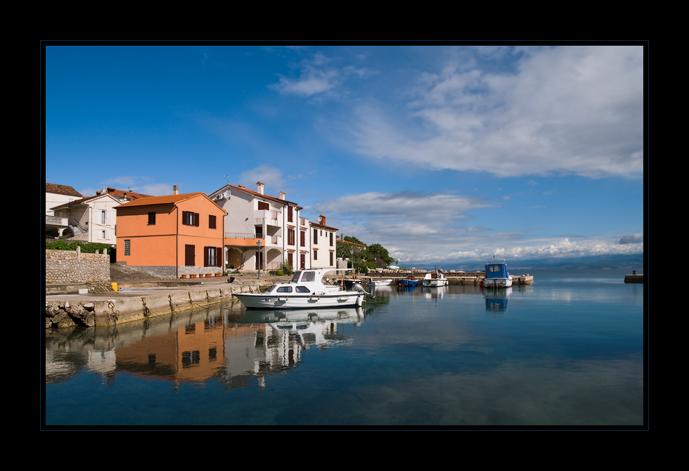 Am Hafen von Vantacici