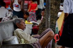 am hafen, yangon, burma 2011