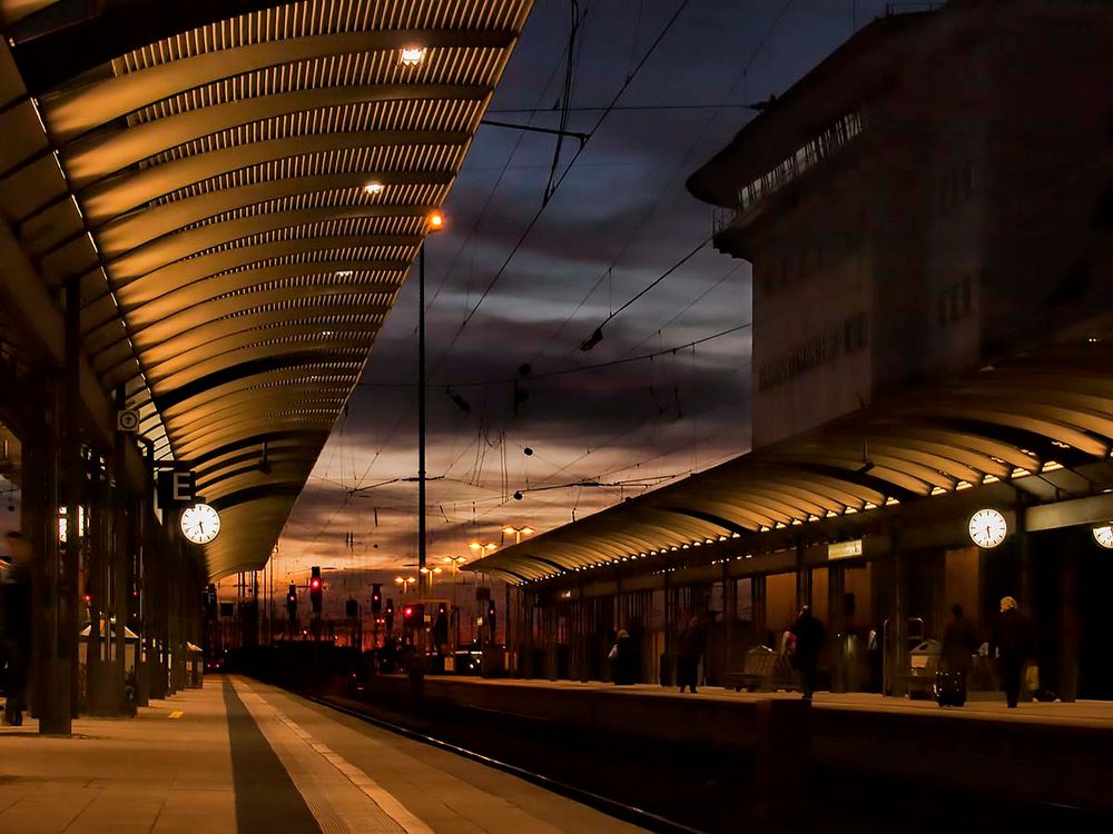 Am Hauptbahnhof Bahnsteig