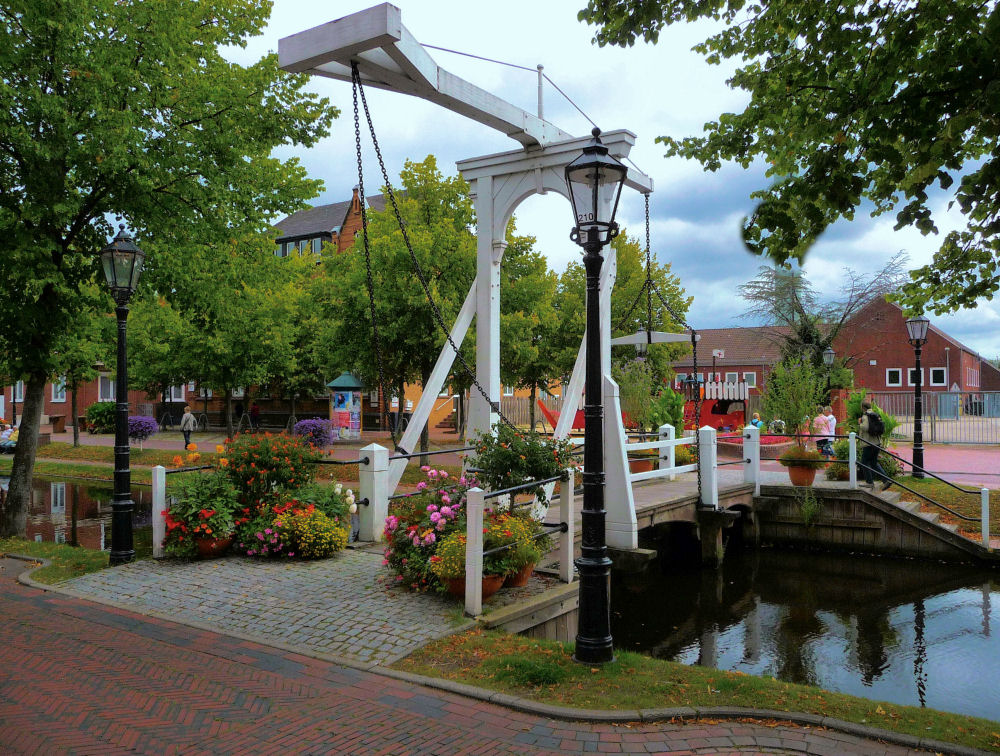 Am Hauptkanal in Papenburg 1