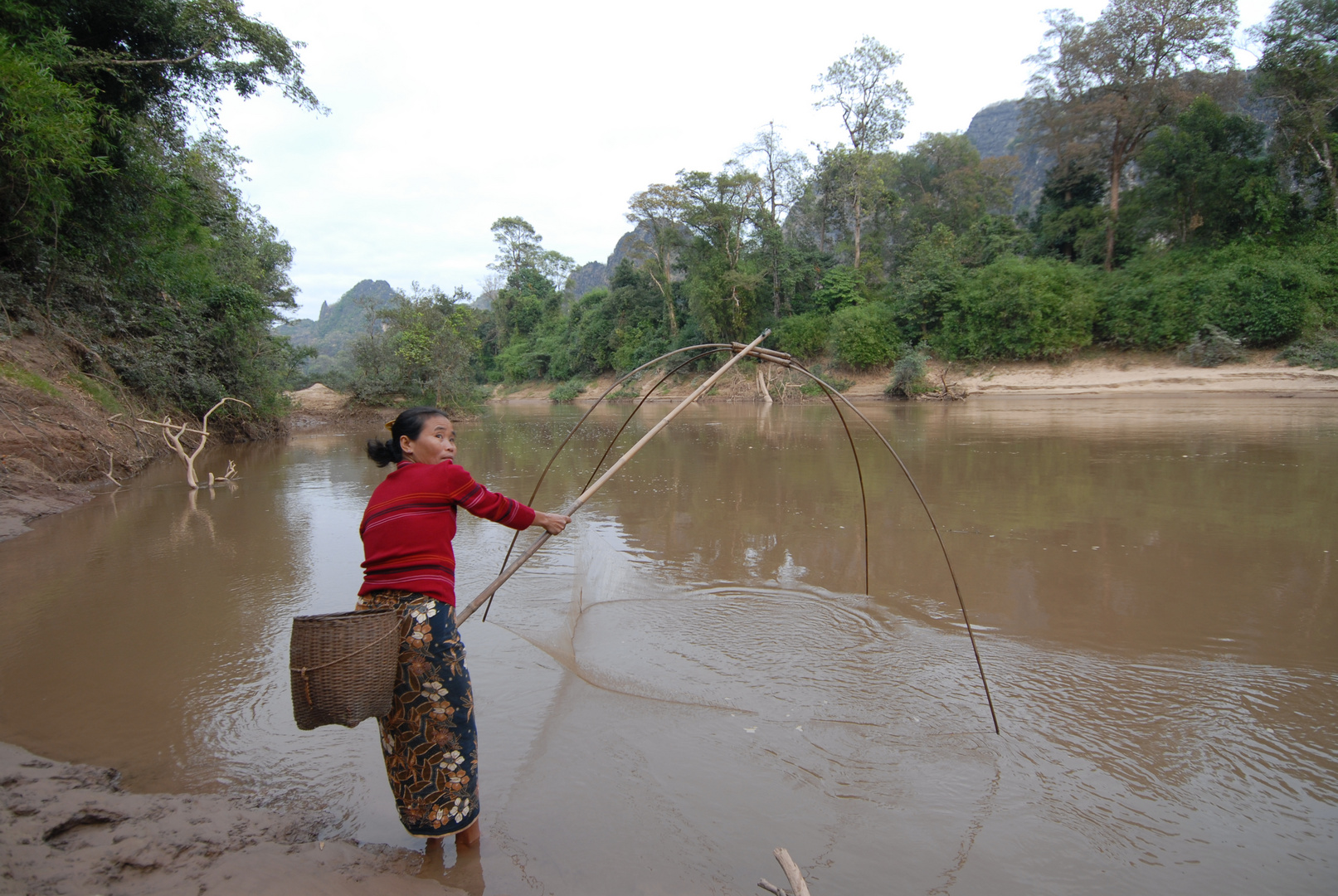 ... am HinBoun River in der Khammouan Provinz