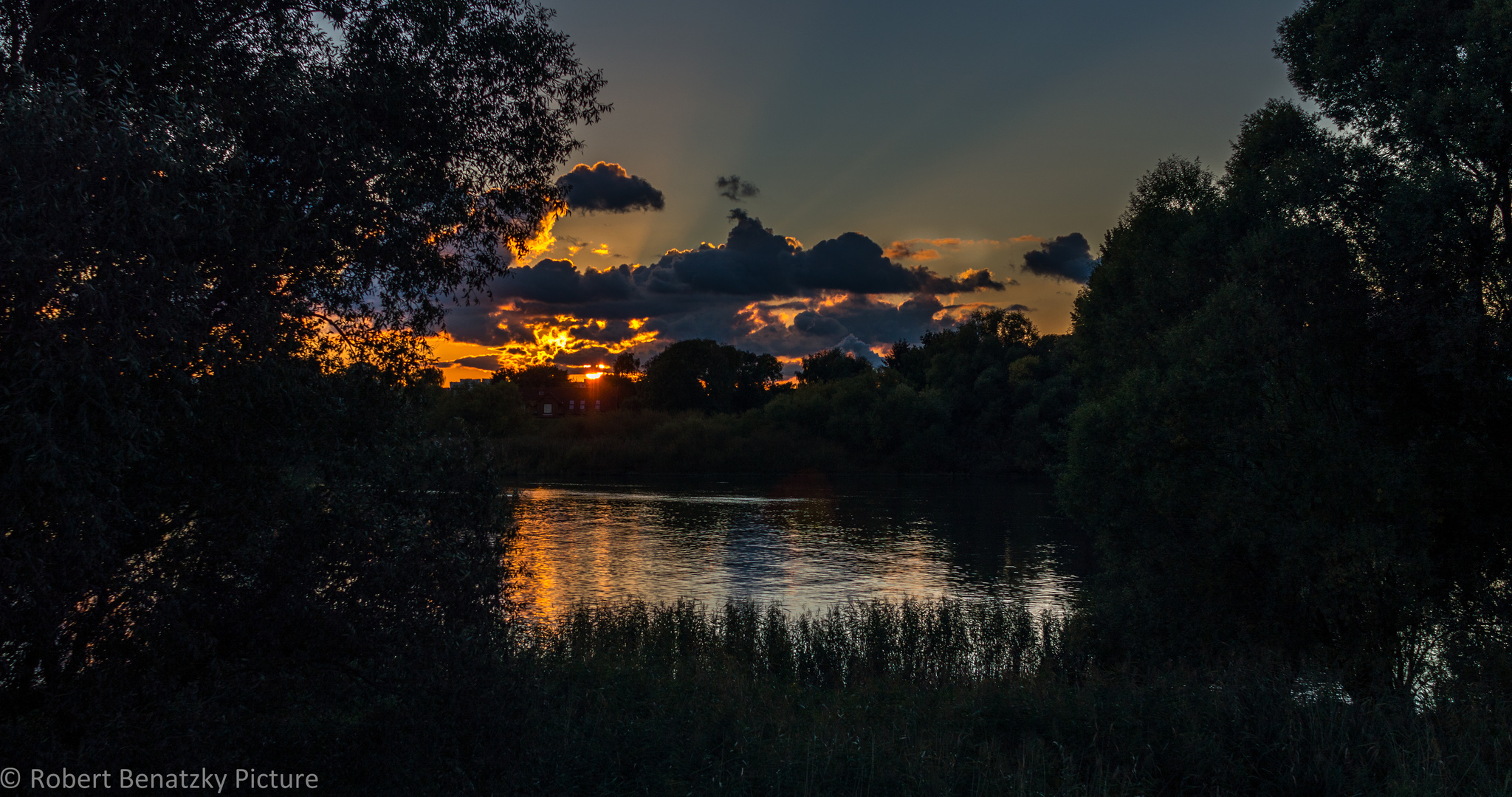 Am Hower Hauptdeich bei Sonnenuntergang