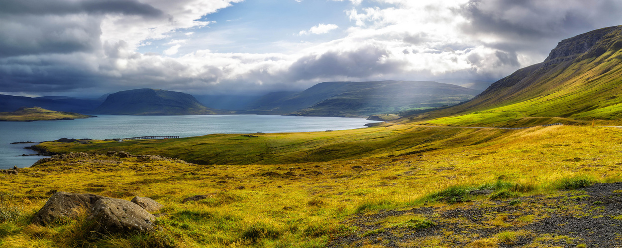 Am Hvalfjörður, Ísland