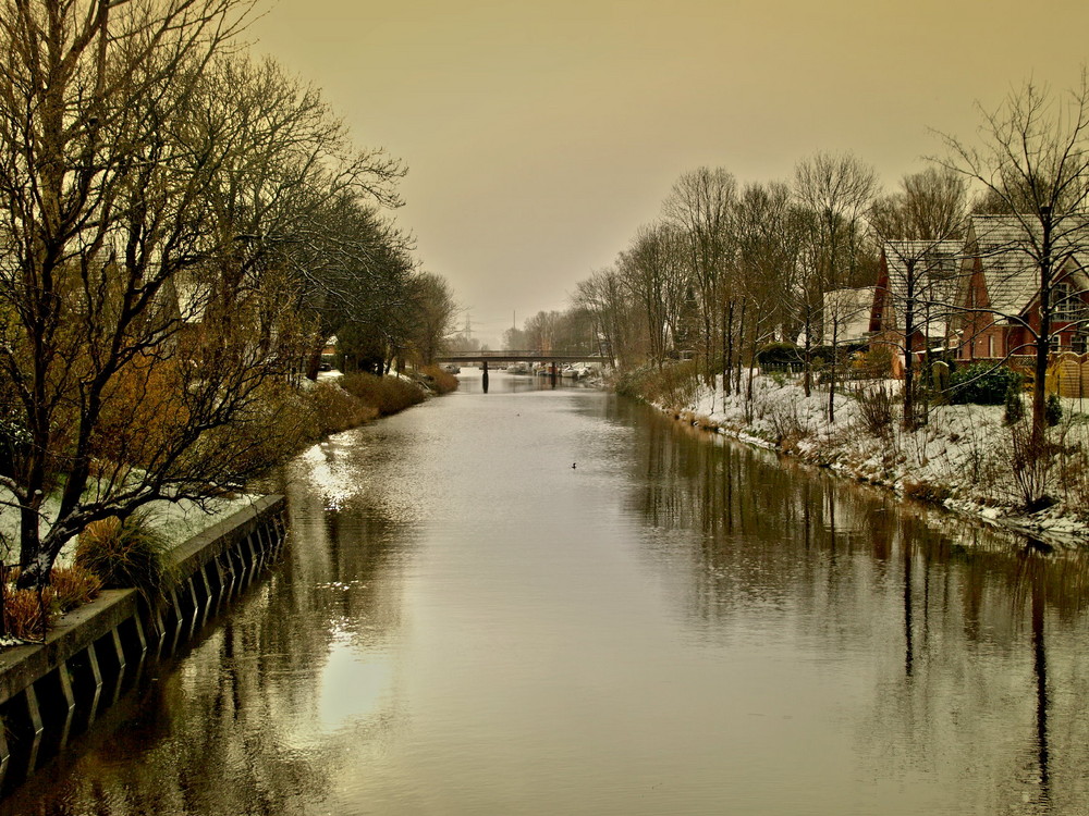 Am Jade-Weser-Kanal