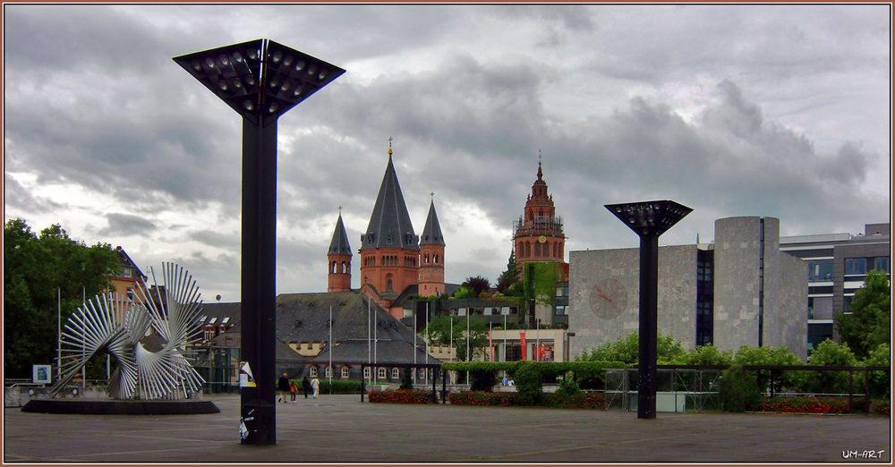 Am Jockel-Fuchs-Platz.