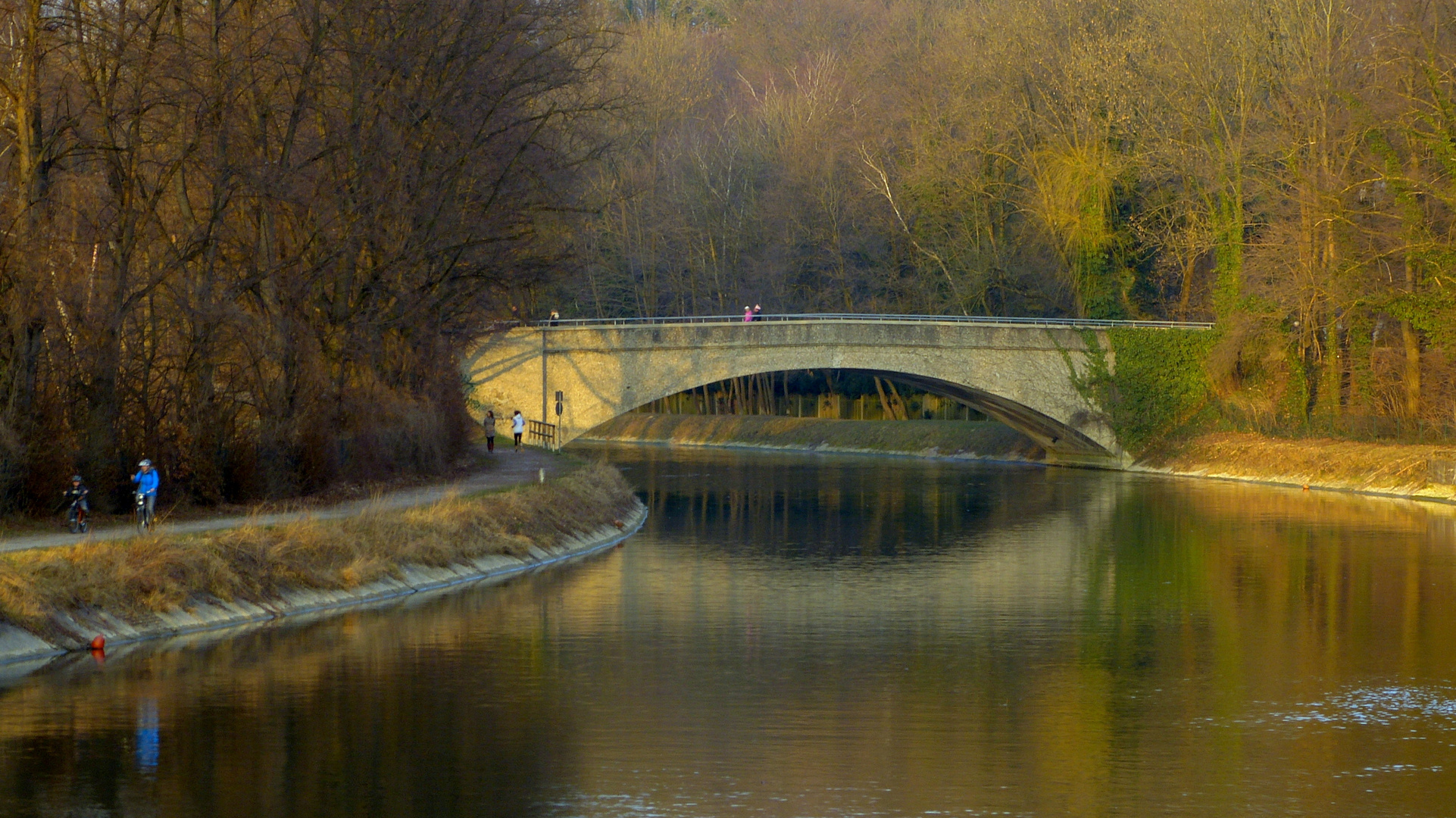 am Kanal