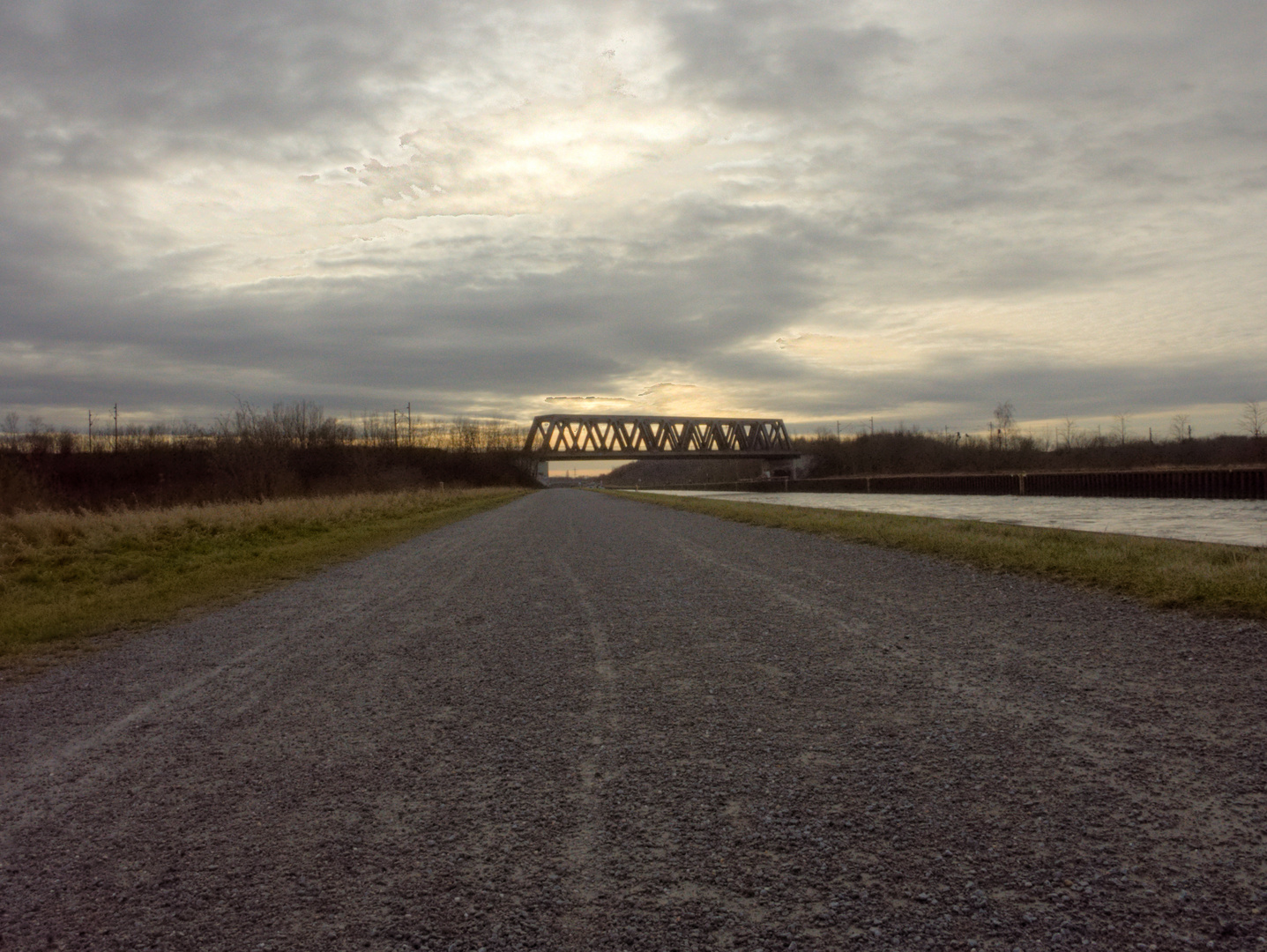 Am Kanal HDR