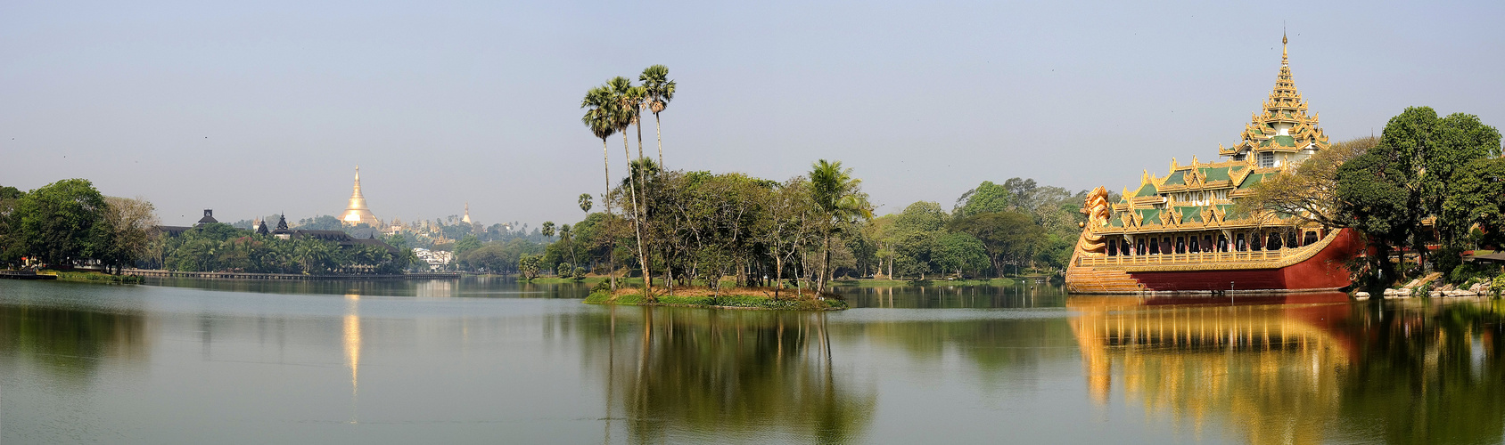 Am Kandawgyi See / Il lago Kandawgyi