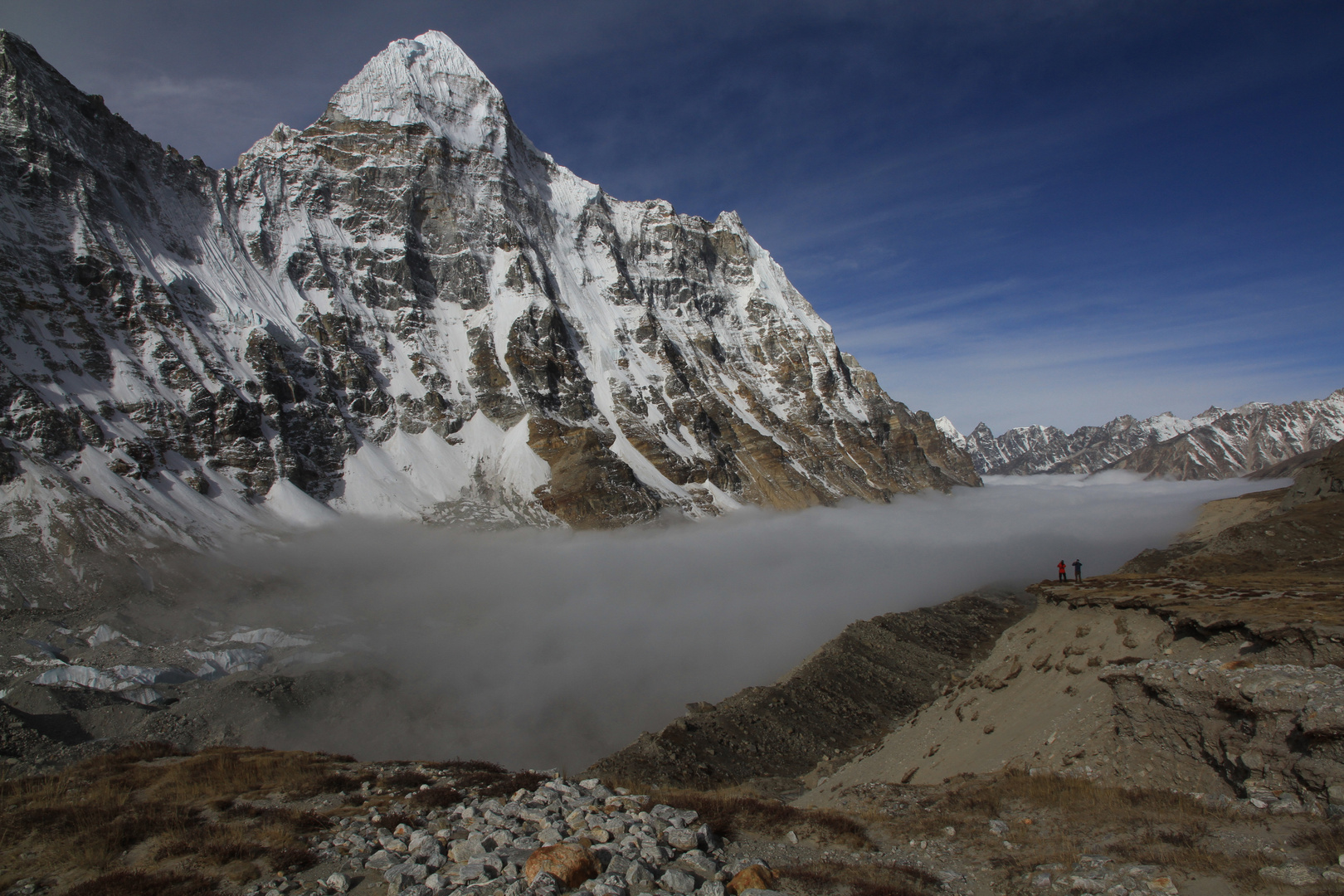 am Kantsch-Gletscher zieht der Morgennebel herauf