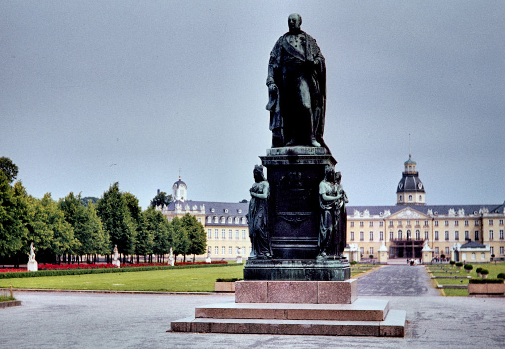 Am Karlsruher Schloss