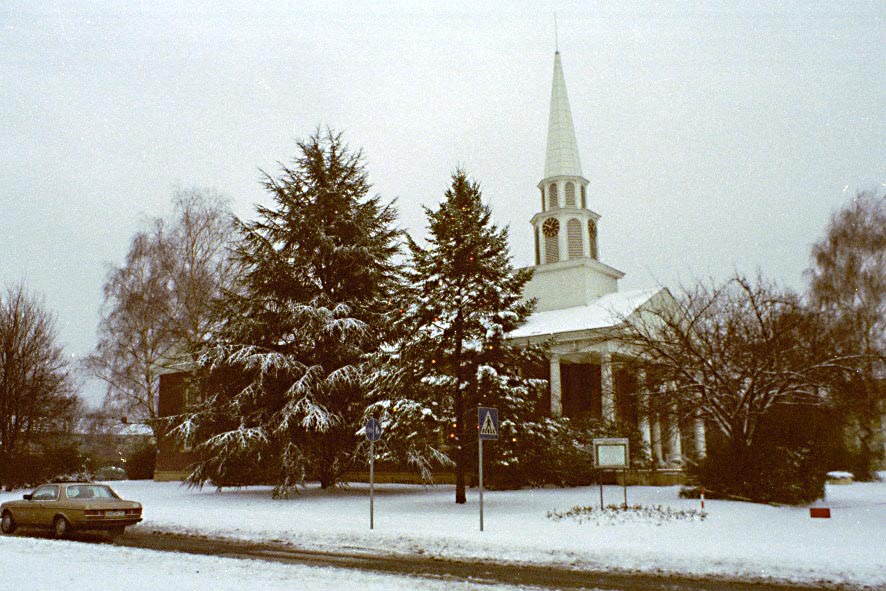 Am. Kirche im (damals) am. 'Sektor'