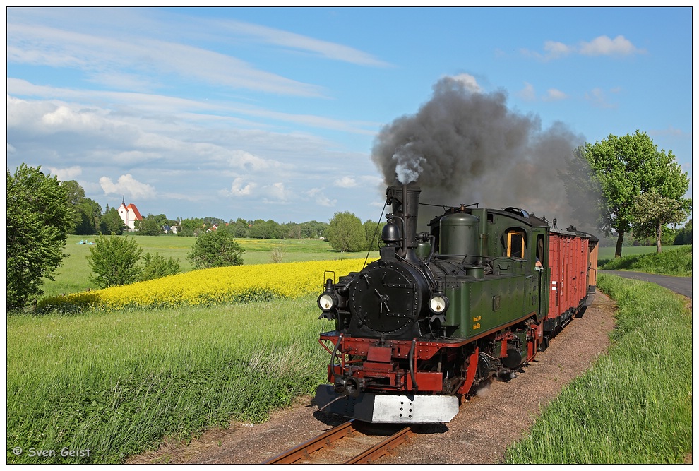 Am kleinen Rapsfeld hinter Mügeln