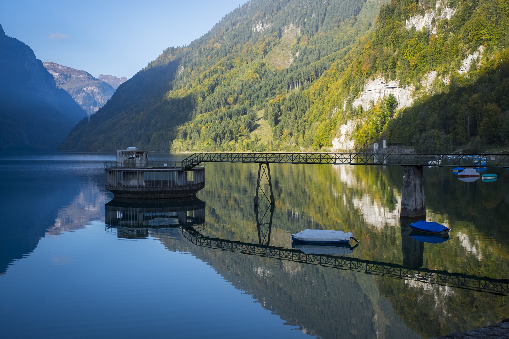 Am Klöntalersee 1