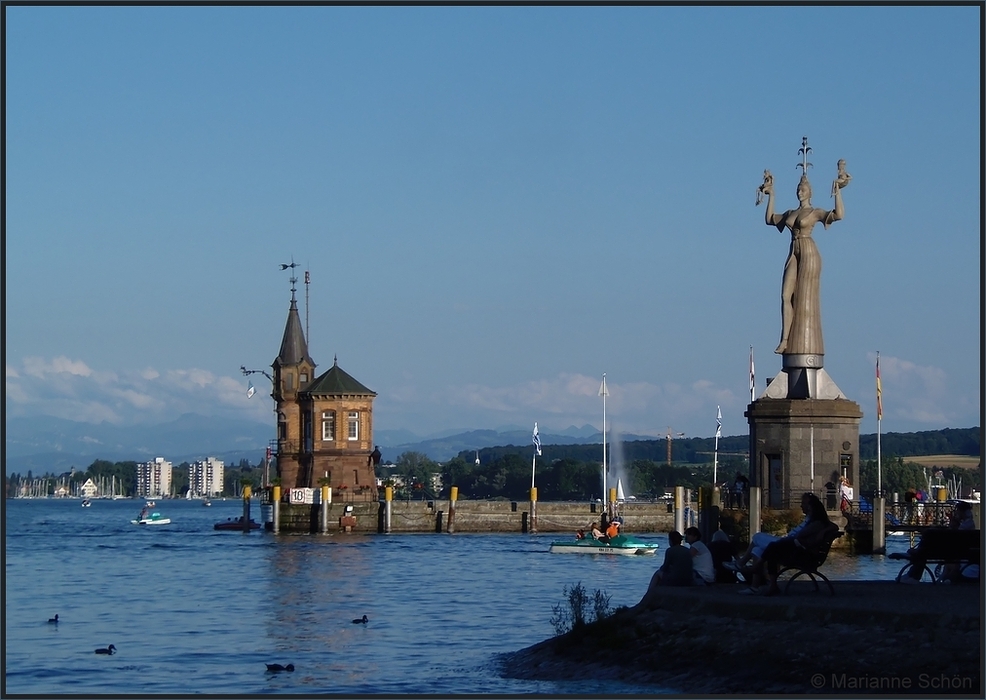 Am Konstanzer Hafen...