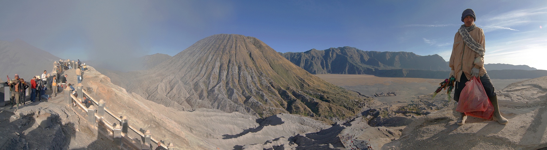 Am Krater des Mount Bromo