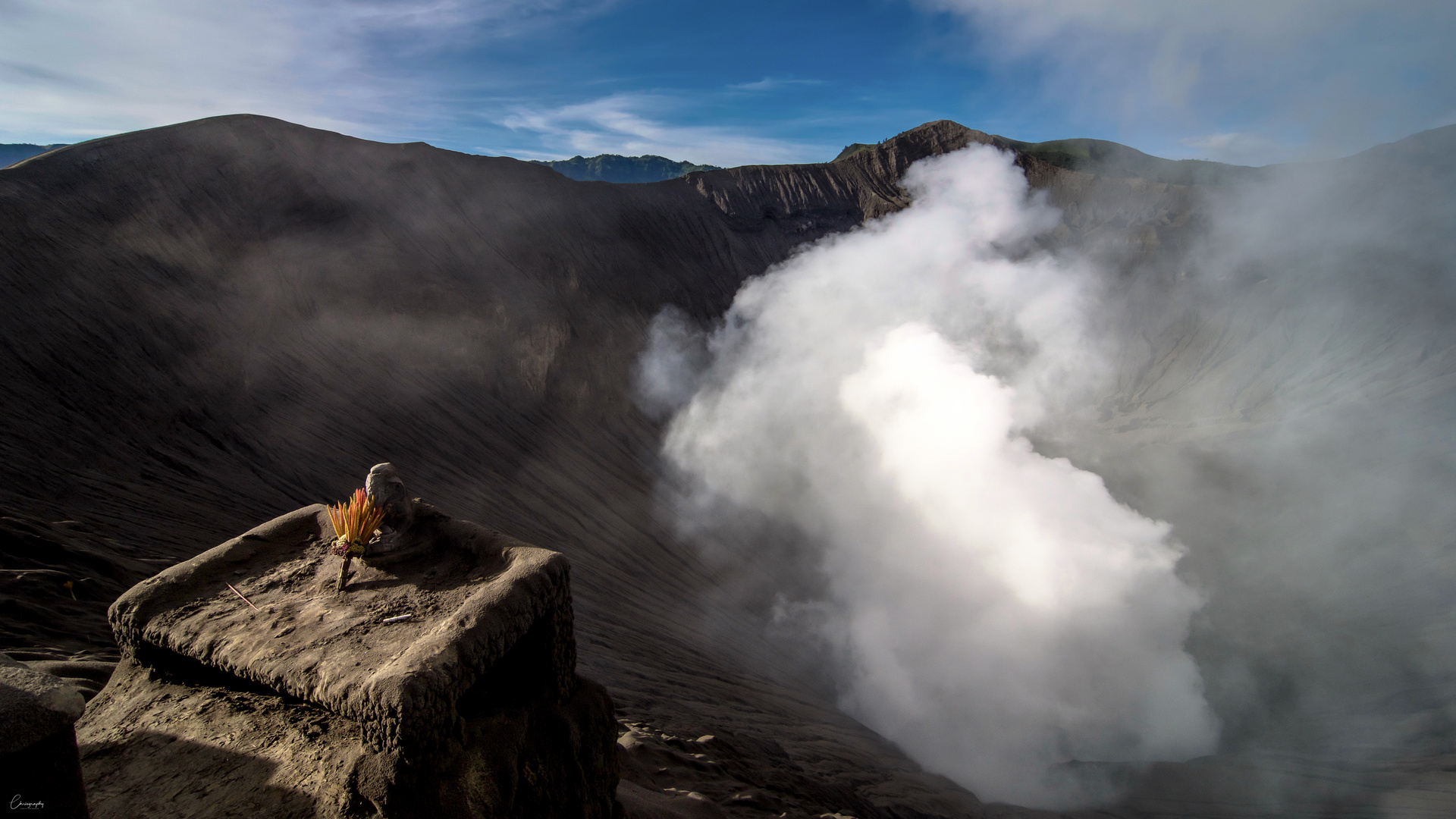 Am Krater des Mount Bromo