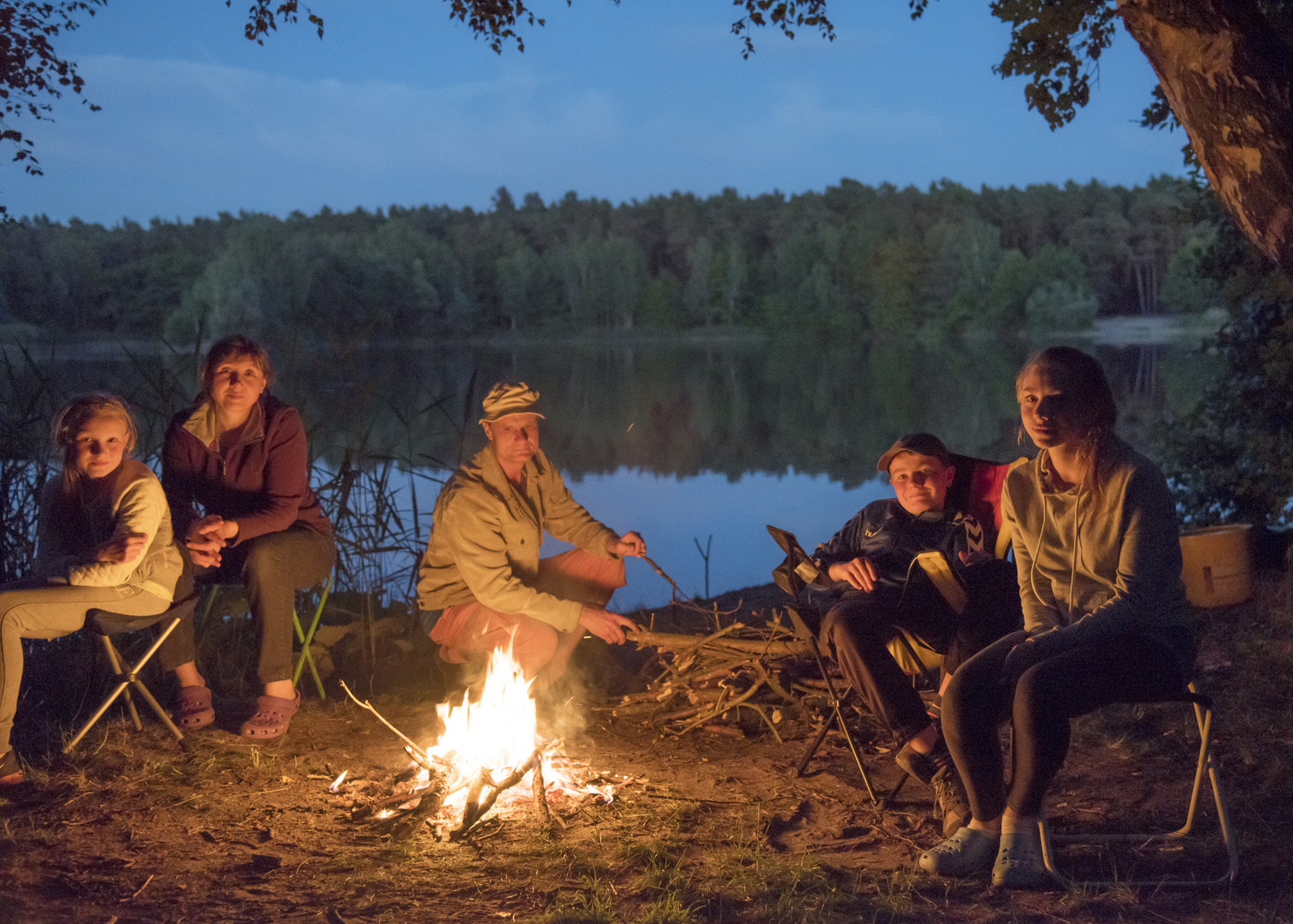 Am Lagerfeuer