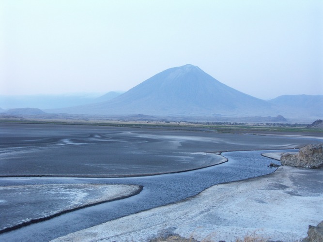 Am Lake Natron frueh am Morgen