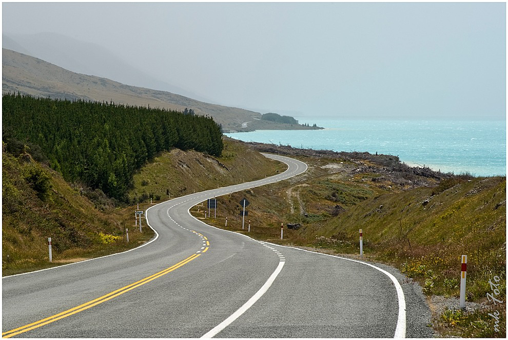 Am Lake Pukaki