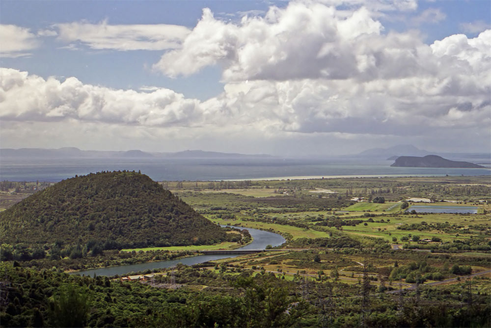 Am Lake Taupo