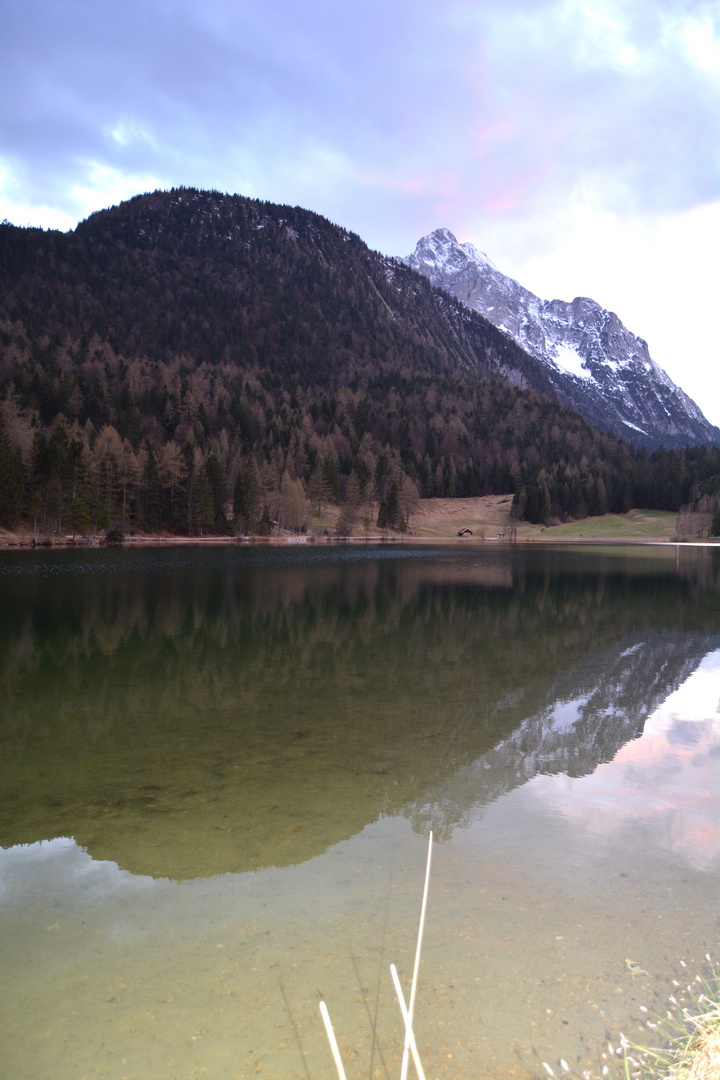 Am Lautersee, mit den Wetterstein am Hintergrund.