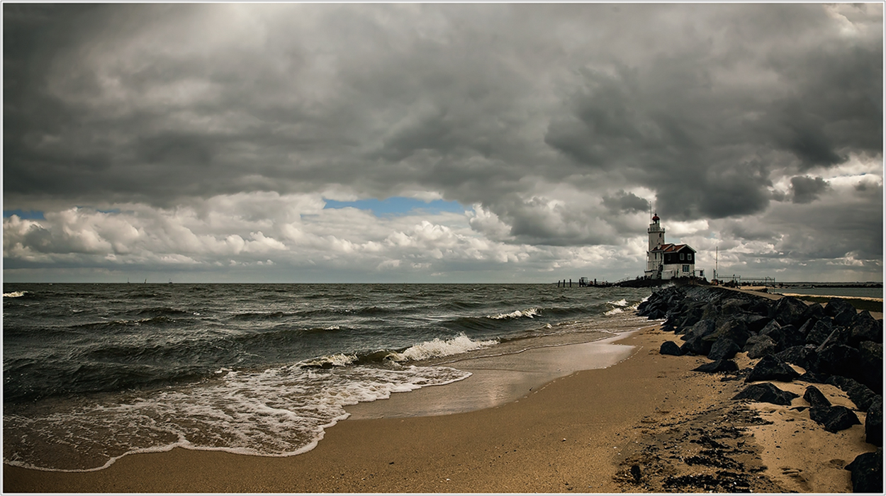 am Leuchtturm von Marken