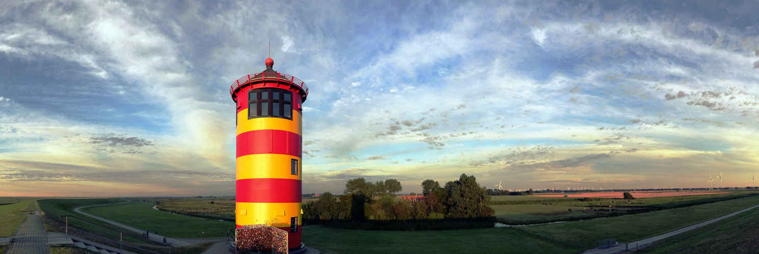 Am Leuchtturm von Pilsum