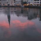 Am Limmat Quai in Zürich, es wird Abend