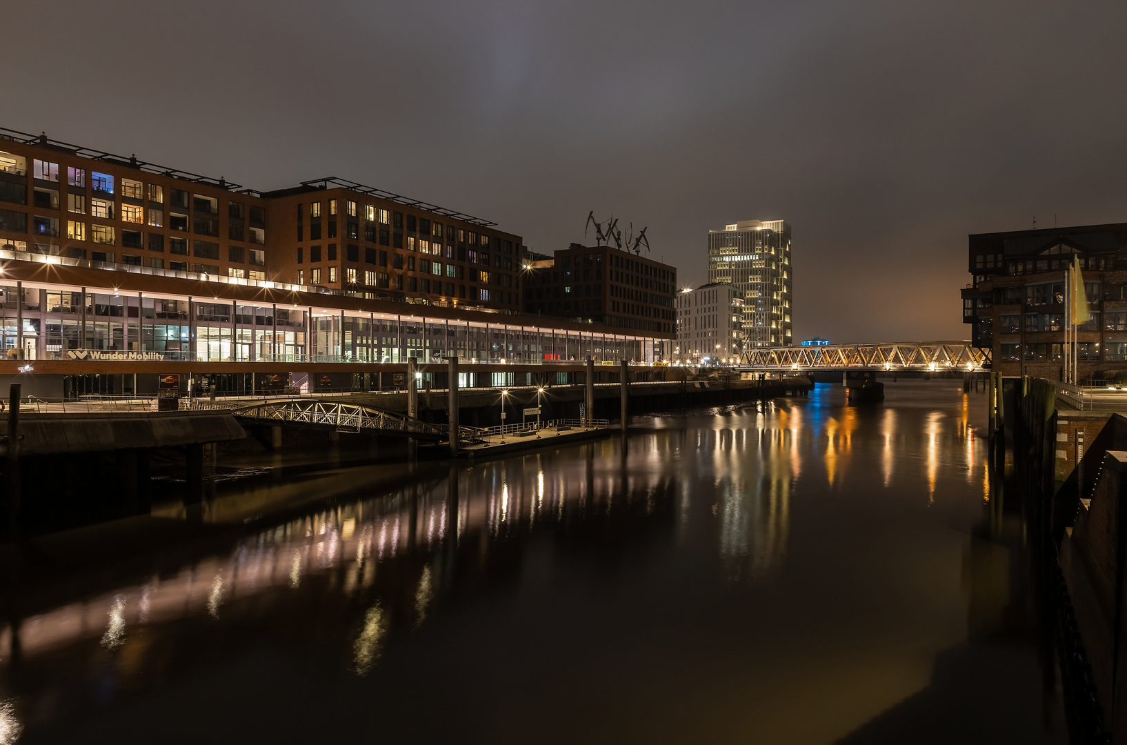 Am "Magdeburger Hafen"