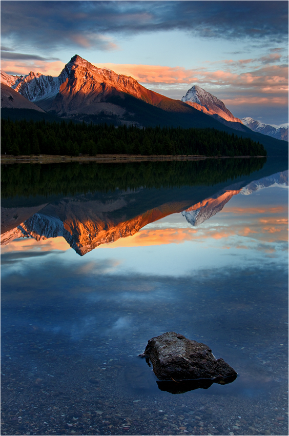 Am Maligne Lake