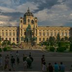 Am Maria-Theresien-Platz (2)