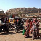 am Markt von Jodhpur mit Blick zum Mehran&#8209;Garh&#8209;Fort