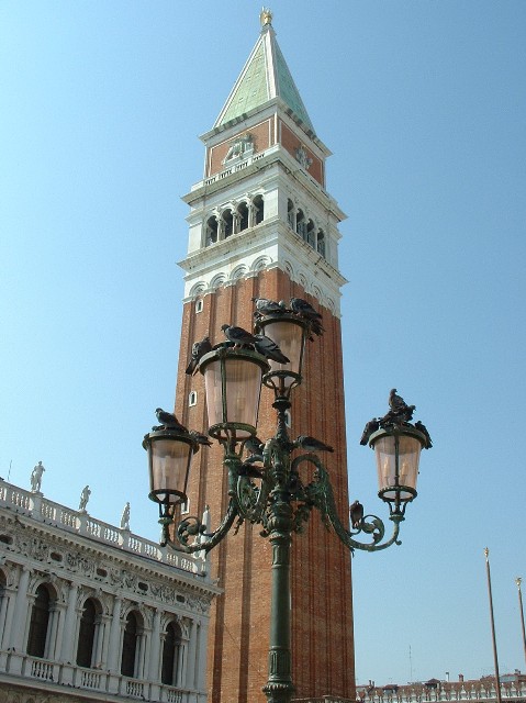 Am Markusplatz in Venedig