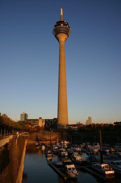 Am Medienhafen Düsseldorf