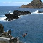 Am Meeresschwimmbad in Porto Moniz