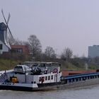 Am Mittellandkanal bei Hannover, oder, ein Hauch von Holland.