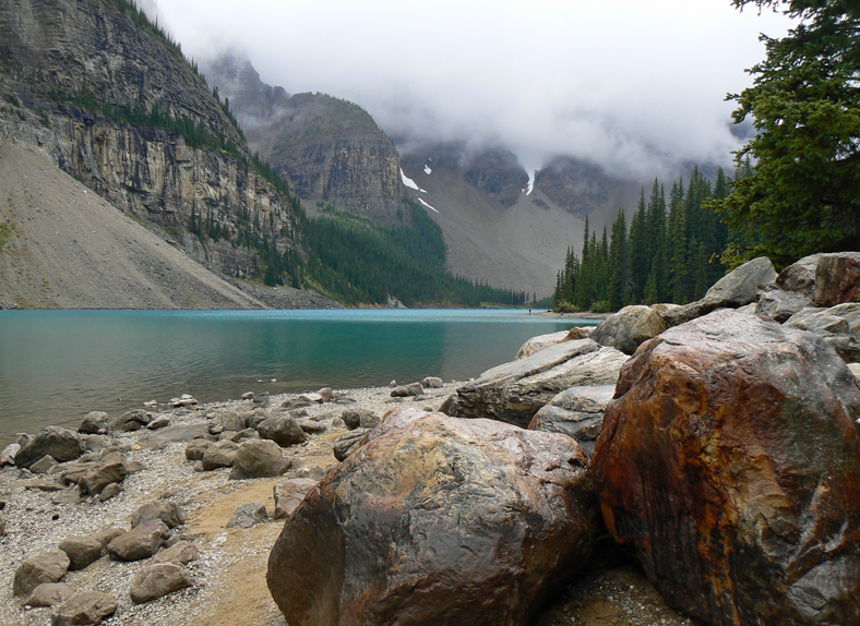 am Moraine Lake 2