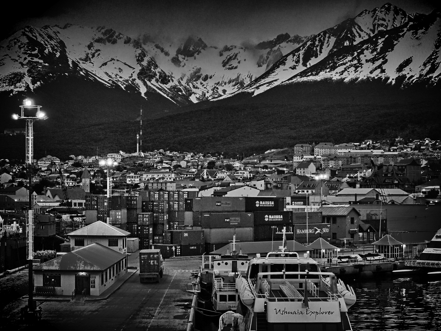 am morgen ankunft in ushuaia - das ende der reise ...