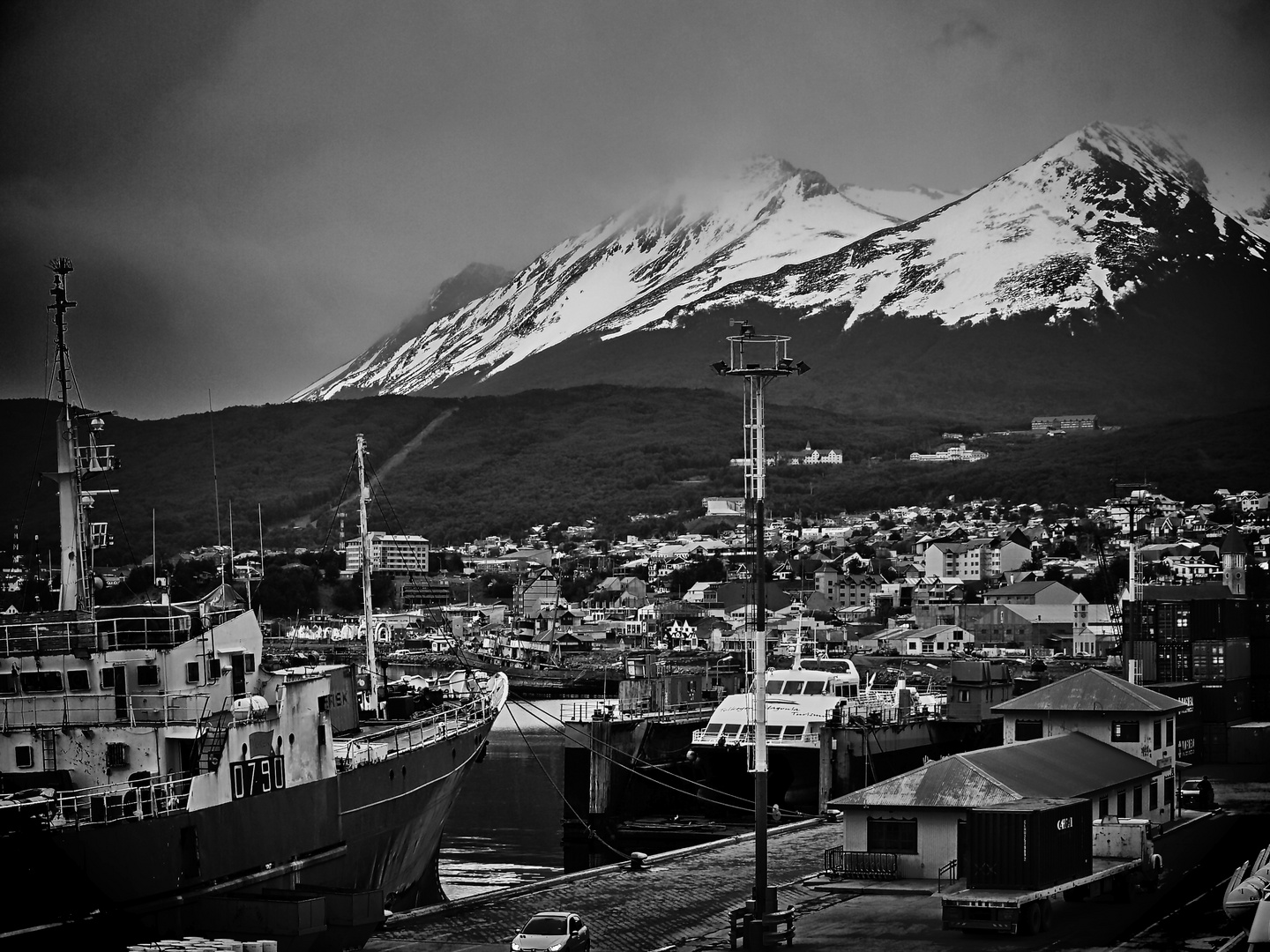 am morgen ankunft in ushuaia - das ende der reise ..