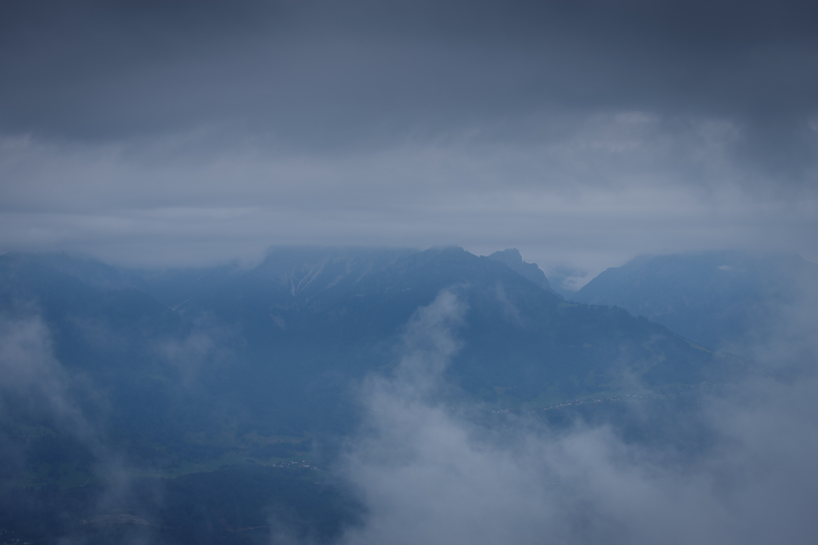 ... am Morgen in den Alpen