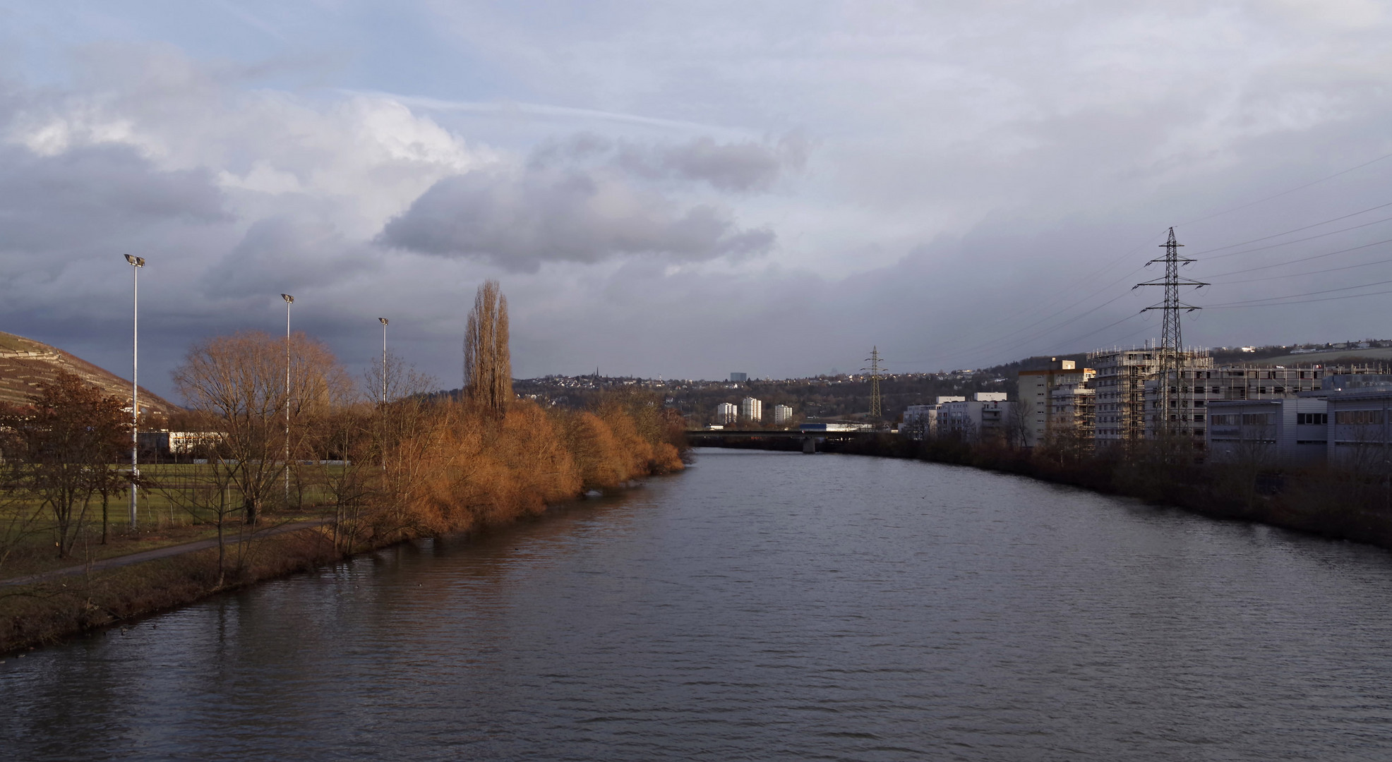 am Neckar bei Esslingen-Mettingen...1