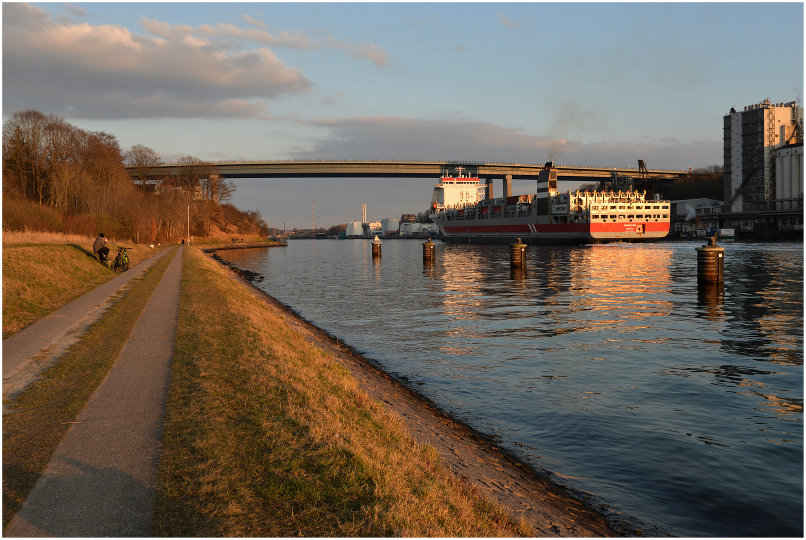 Am Nord-Ostsee-Kanal