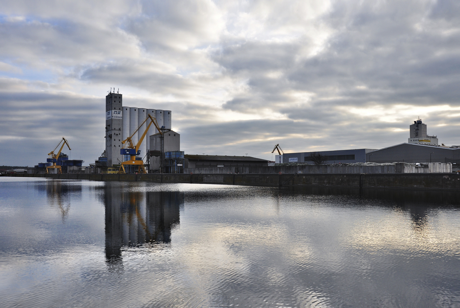 Am Nürnberger Industrie-Hafen