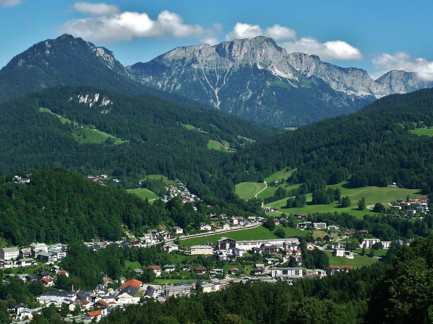 Am Obersalzberg: Blick auf Berchtesgaden mit Untersberg