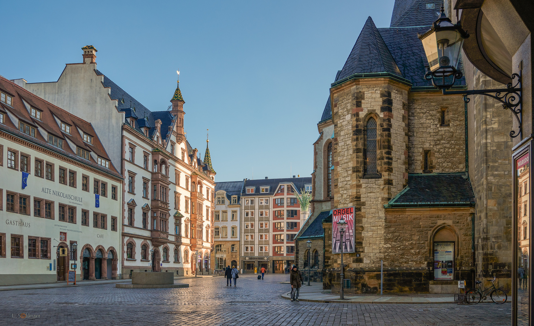 Am Platz der friedlichen Revolution