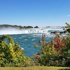 Am Rand der kanadischen Niagara Fälle