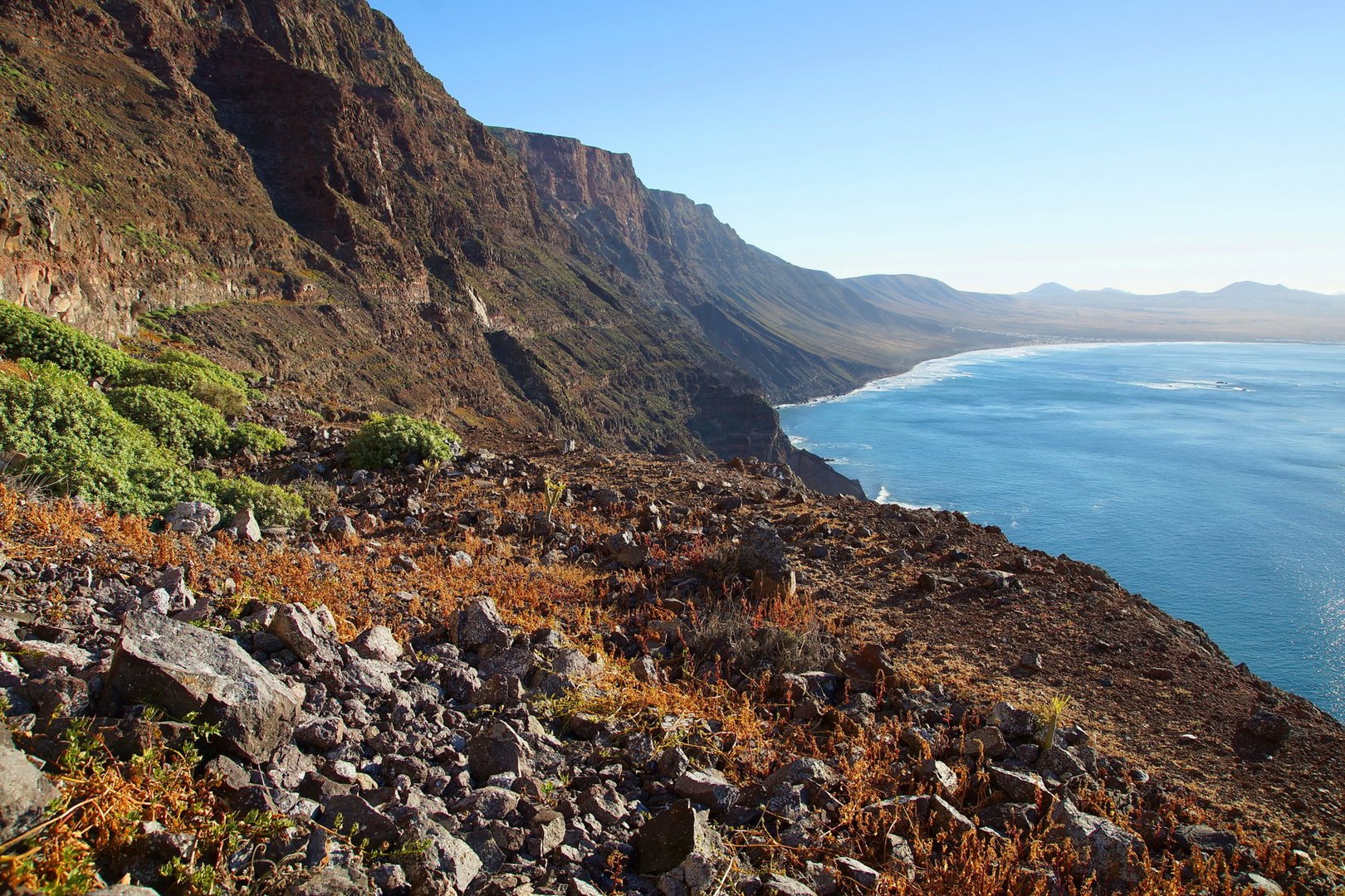 Am Rande des Famara-Massivs im Norden Lanzarotes