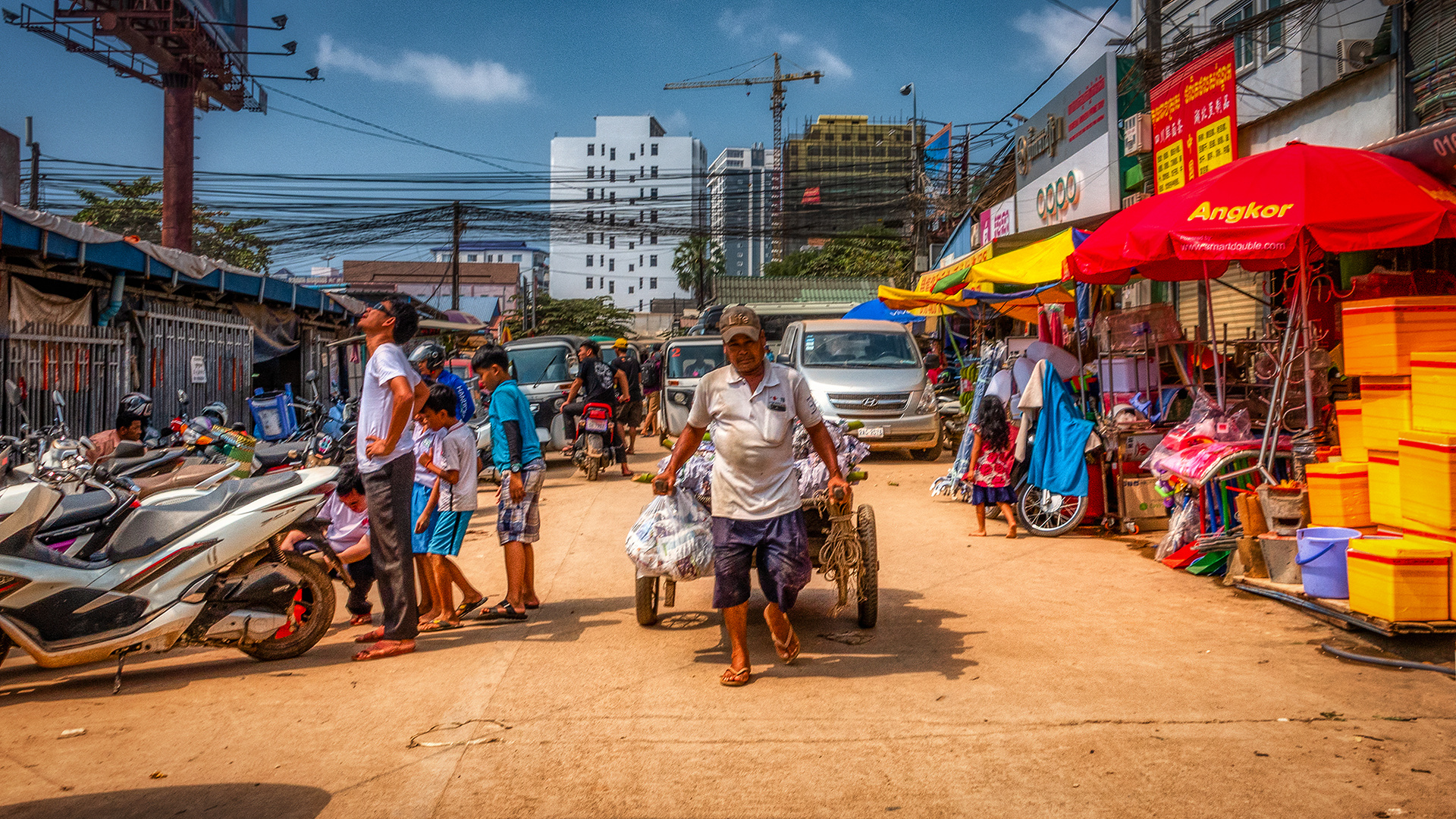 Am Rande des Marktes von Sihanoukville, Kambodscha (II)