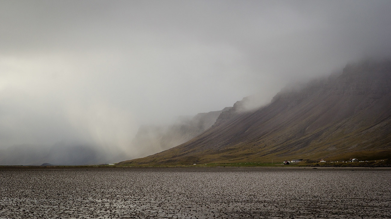 Am Rauðasandur Beach