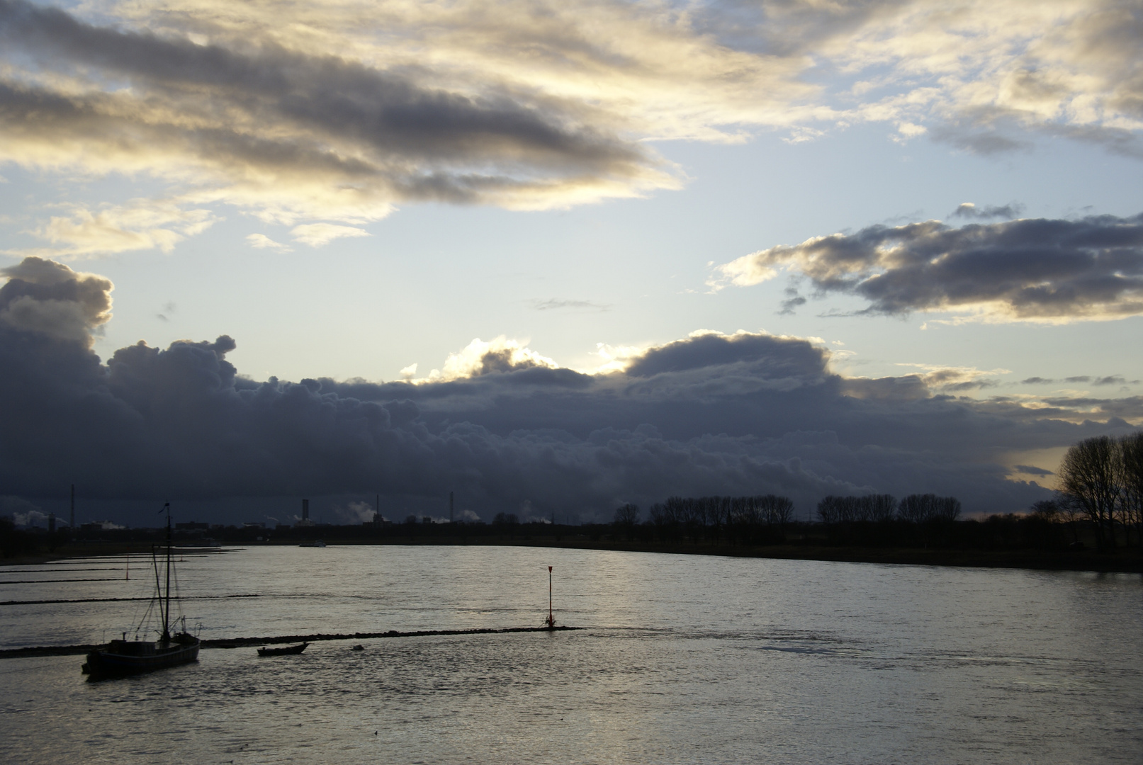 Am Rhein 4